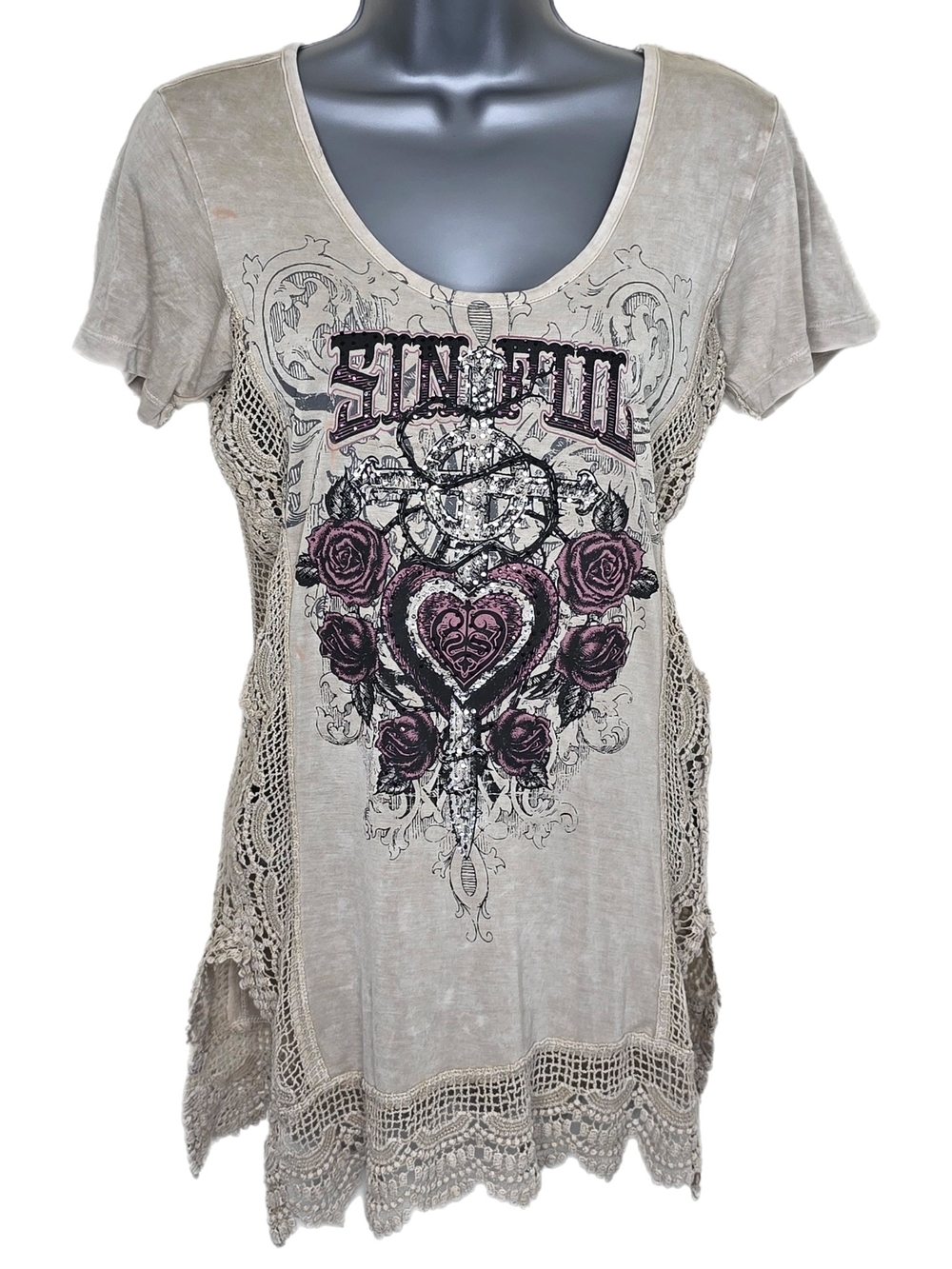 Sinful Beige Crochet-Trim Tee with Rose Graphic